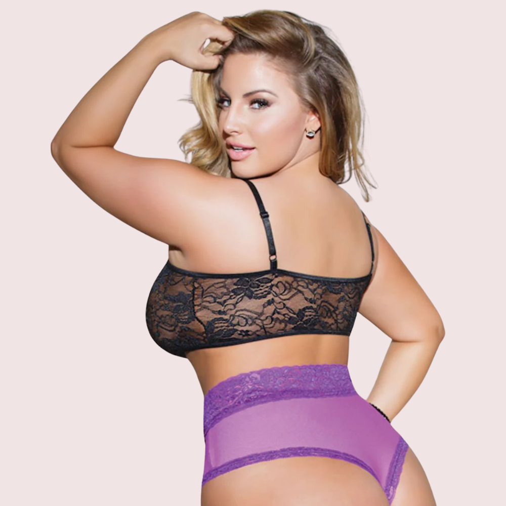 Plus Size Lace Bralette – Elegant &amp; Supportive