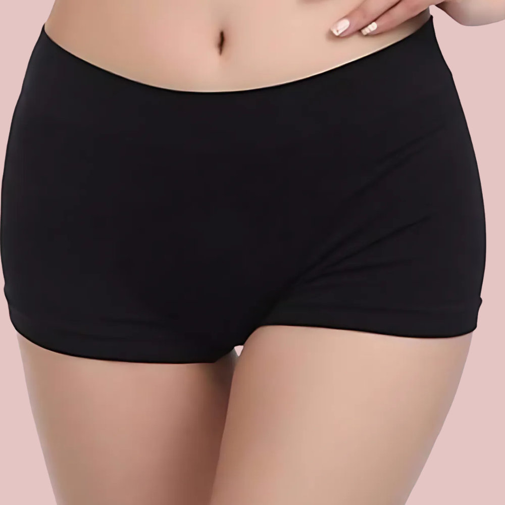 Snug &amp; Stunning – Bandeau Bra and Boyshort Set